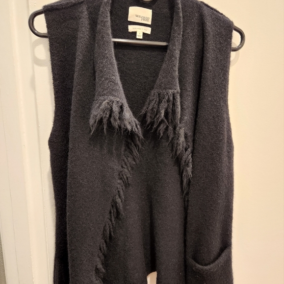 Aritzia/Wilfred Free Vest - Picture 1 of 3
